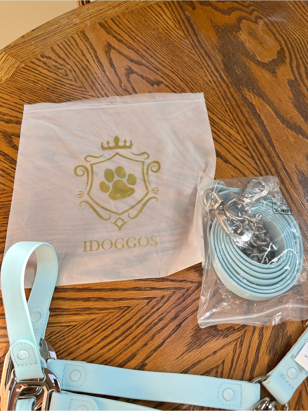 IDOGGOS New light Blue full size horse halter and lead rope.